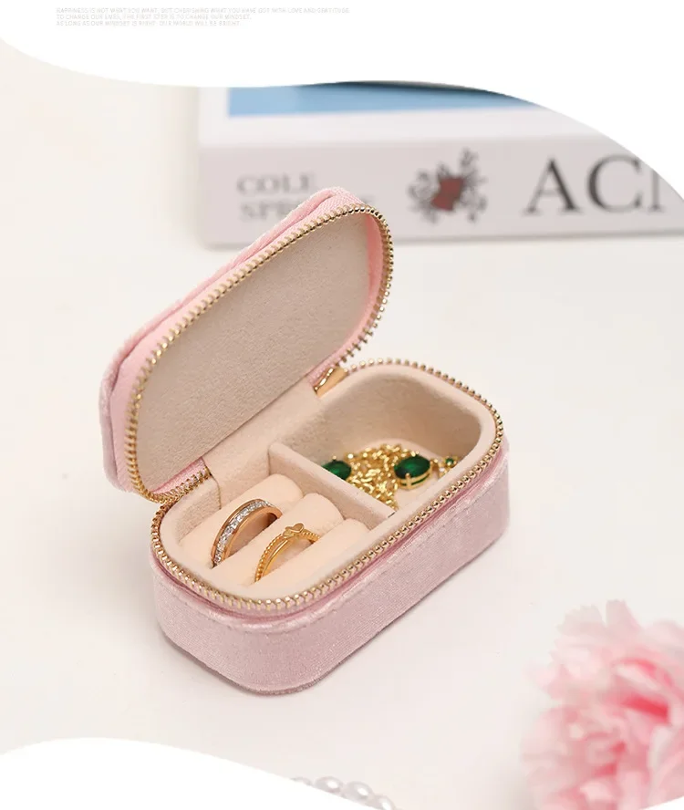 Mini Travel Jewelry Box, Ring  - огляд і ціна Travel Jewellery & Accessories Organiser